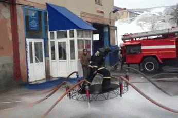 Playing with many hoses